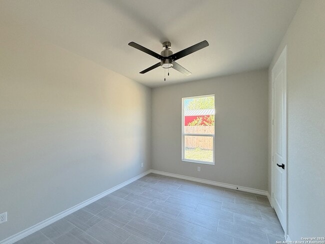 Building Photo - 411 Moselle Ave