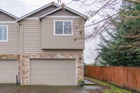 Building Photo - THREE BEDROOM TOWNHOME IN HAZEL DELL