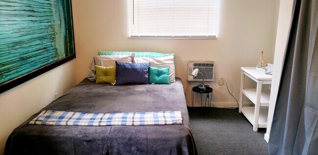 Building Photo - 710 Southern Blvd