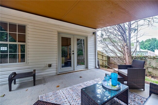 Building Photo - 5195 Hillcrest Glenn Dr