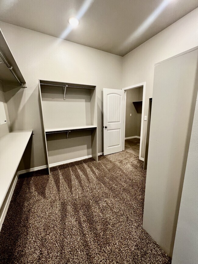 Building Photo - 11365 Hidalgo Dr