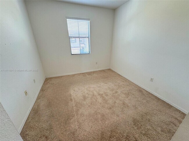 Building Photo - 1071 NW 33rd Manor