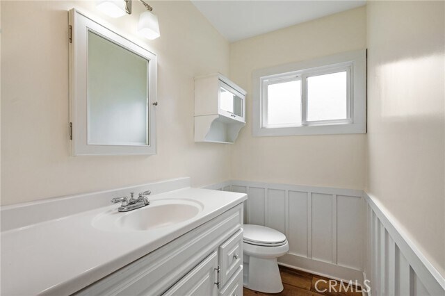 Building Photo - 413 N Paulina Ave