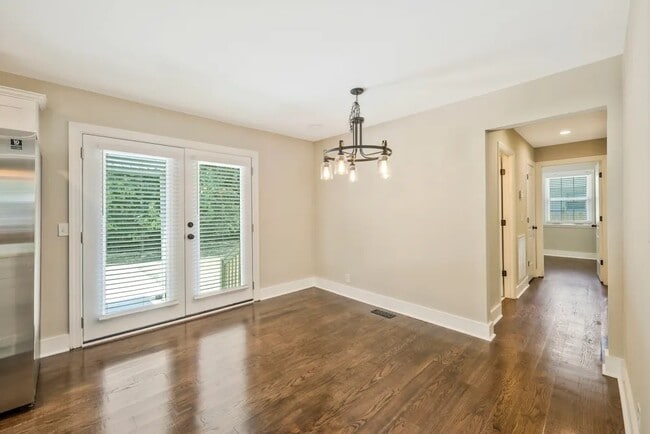 Building Photo - 5008 Suter Dr