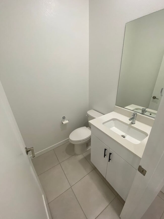 Building Photo - AMERICANA Property Mgmt - New Modern 3 beds - 2 story Townhouse in Inspirada