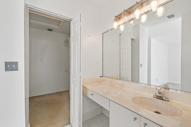 Building Photo - 3471 NW 112th Ave