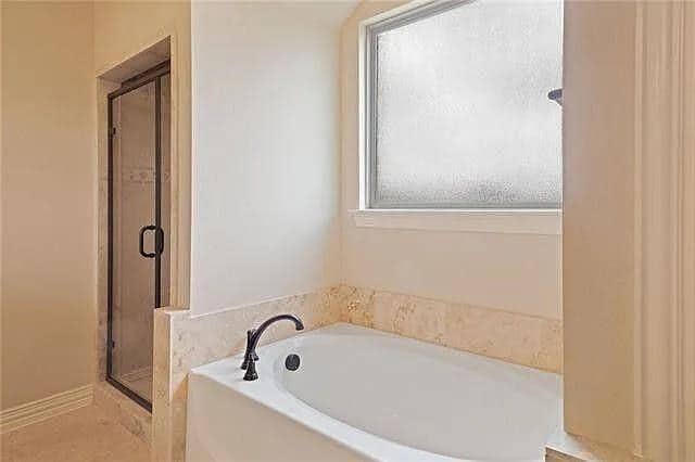 Building Photo - 800 Newhaven Dr