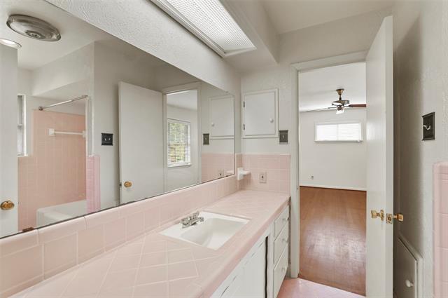 Building Photo - 9803 Windledge Dr