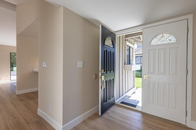 Building Photo - 2128 Presidio Ct
