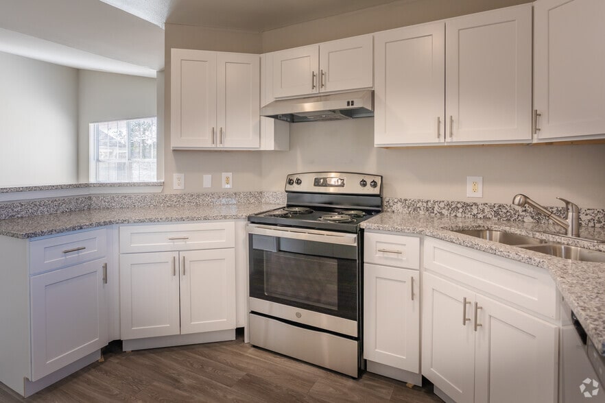 Primary Photo - Carolina Pines Apartments