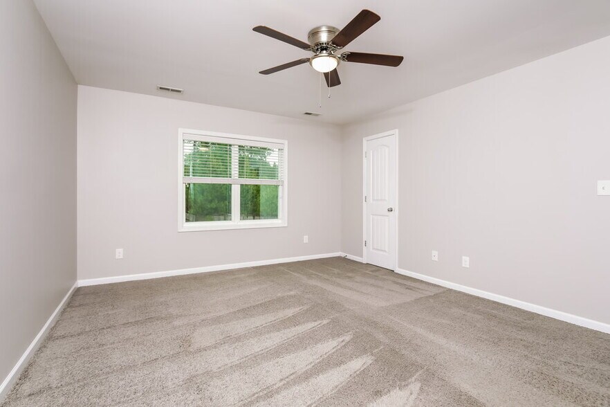 Building Photo - 124 Hansen Run