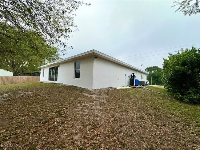 Building Photo - 9221 Buckingham Rd