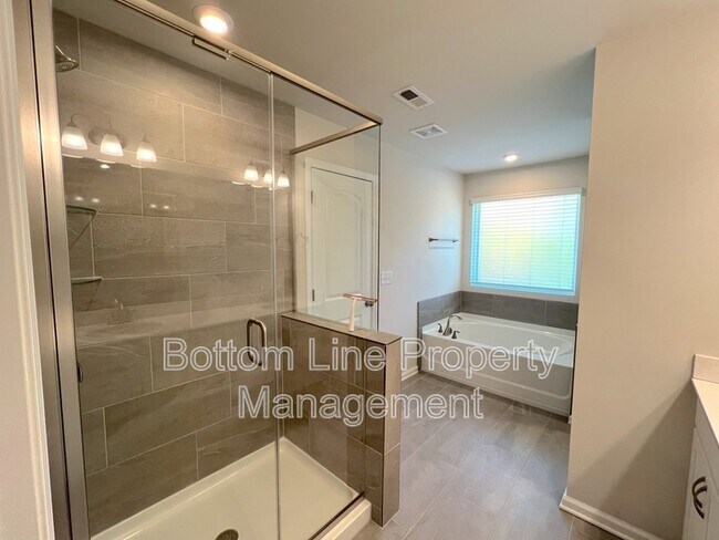 Building Photo - 12003 Gambrell Dr