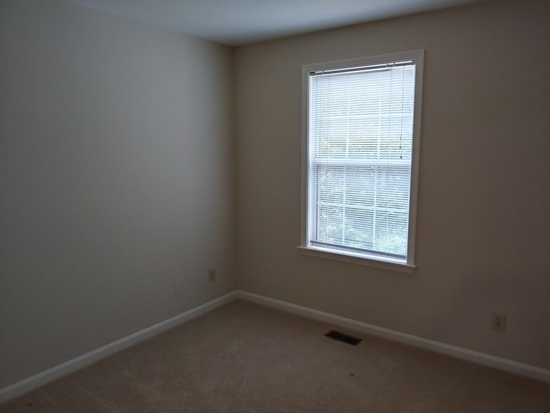Bedroom 1 - 47608 Sandbank Sq