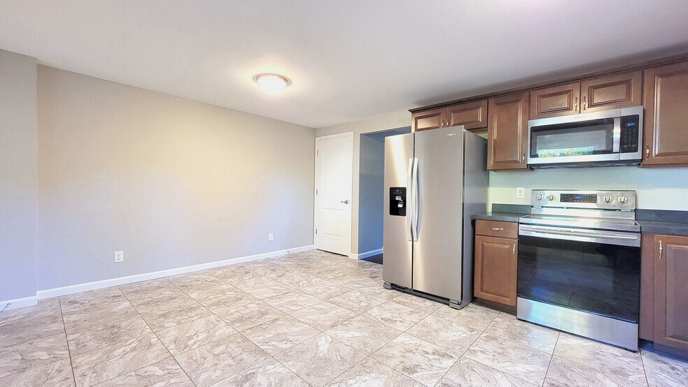 Building Photo - 141 Bennett Rd