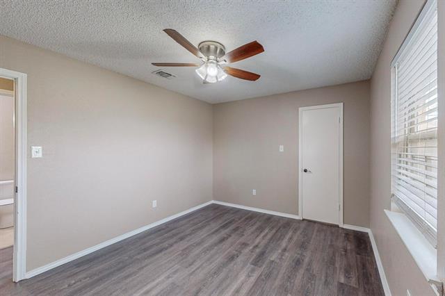 Building Photo - 2124 Robinson St