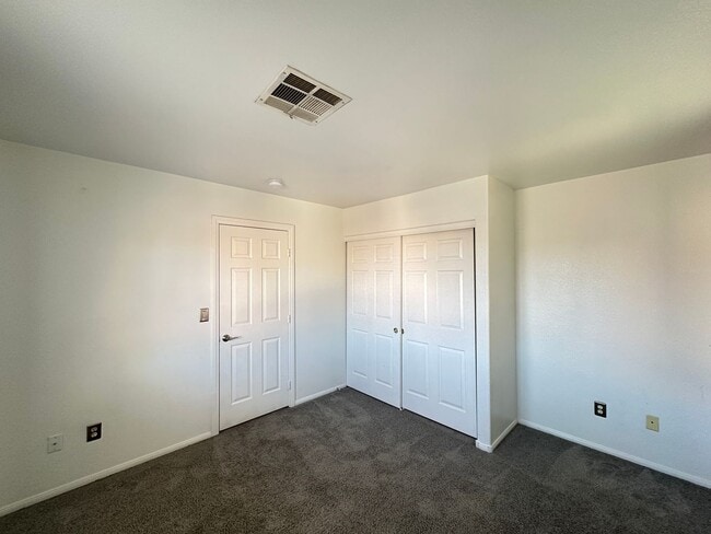 Building Photo - Santa Barbara At Summerlin