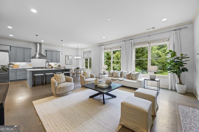 Building Photo - 1742 Helen Dr NE