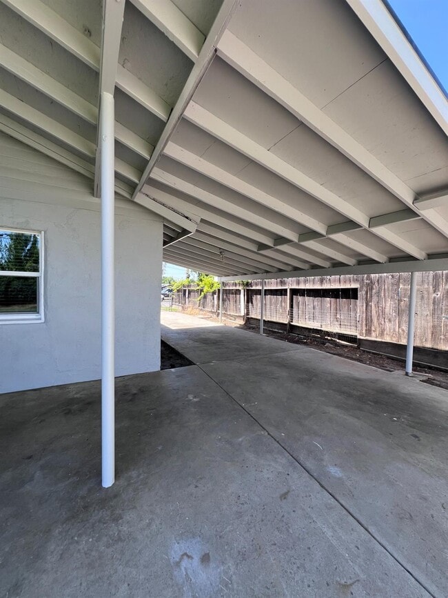 Building Photo - 230 W Pinedale Ave