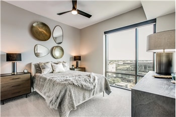 Building Photo - 9758 Katy Fwy