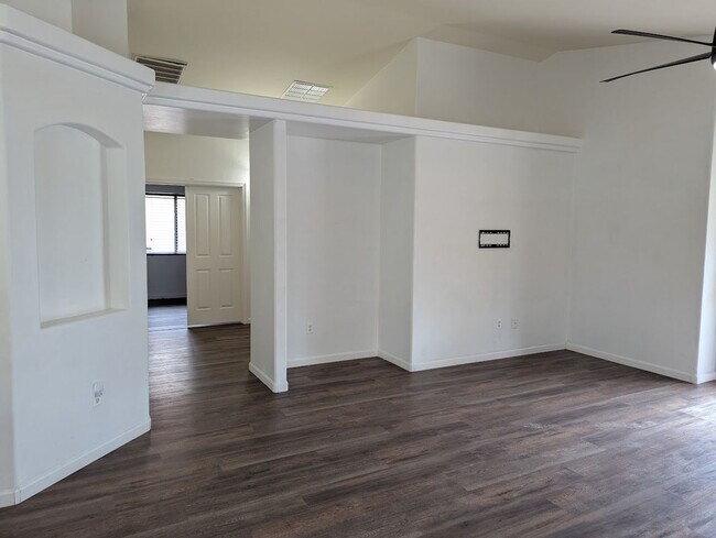 Building Photo - Great Northwest Home with Solar!