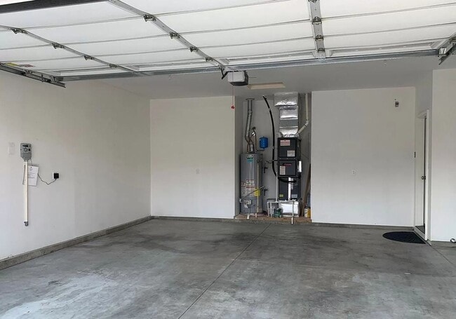 Building Photo - 2624 E Decameron Ln