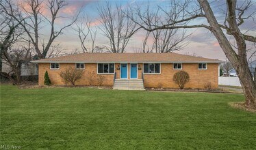 Building Photo - 2920 Northglen Dr