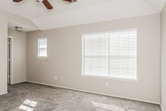 Building Photo - 2110 Nichole Woods Dr