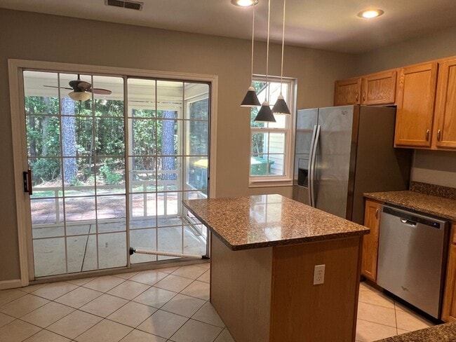 Building Photo - Townhouse in Townes at Buckwalter