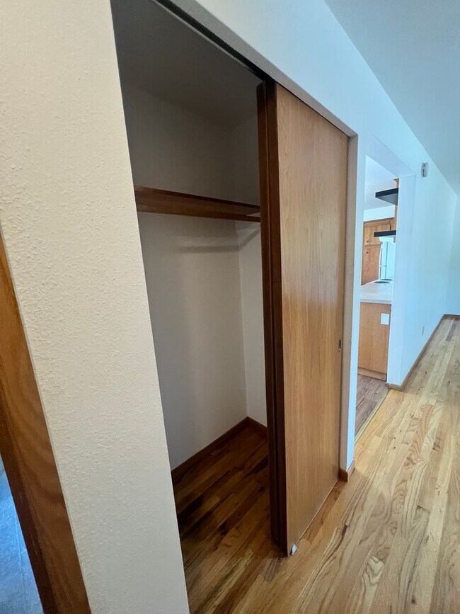 Building Photo - 3 Bedroom, 1 bath House in NW Corvallis of off Circle Blvd
