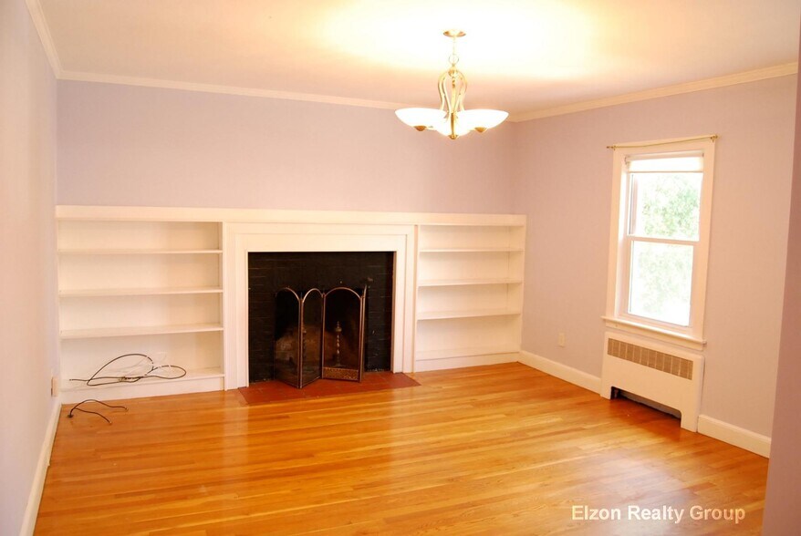 Building Photo - 94 Undine Rd