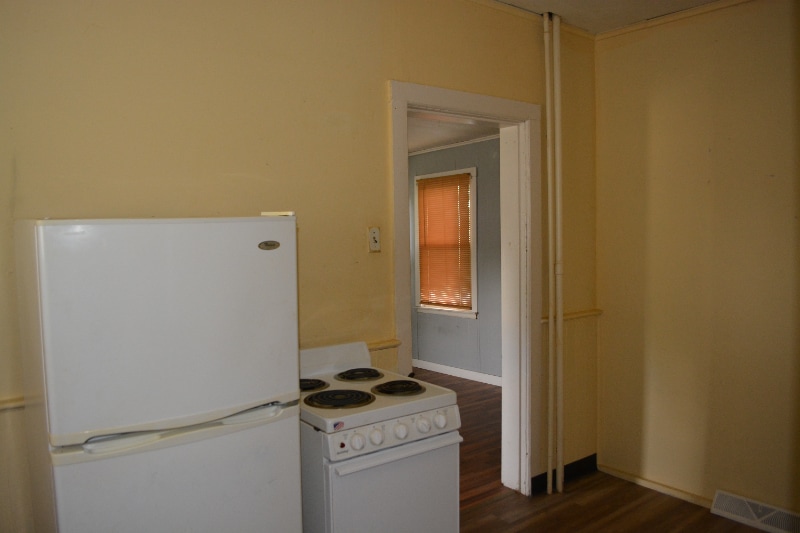 Building Photo - 126 Turin St