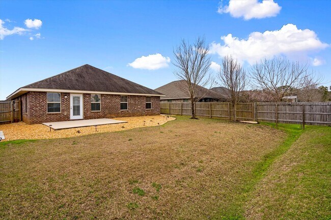 Building Photo - WEST FAIRHOPE IN HUNTINGTON WOODS