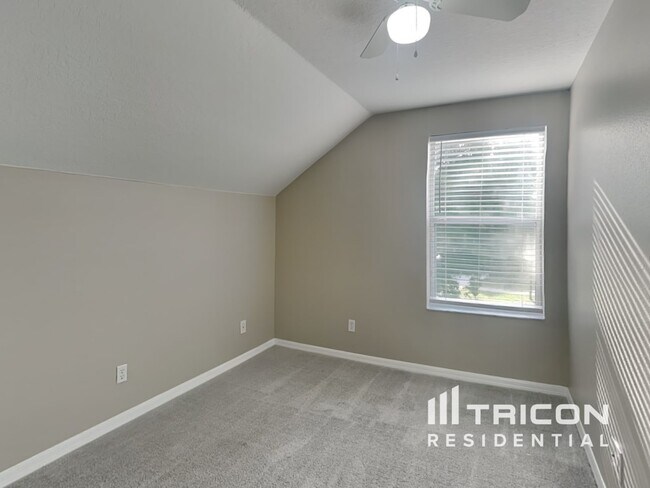 Building Photo - 10812 Shasta Ct