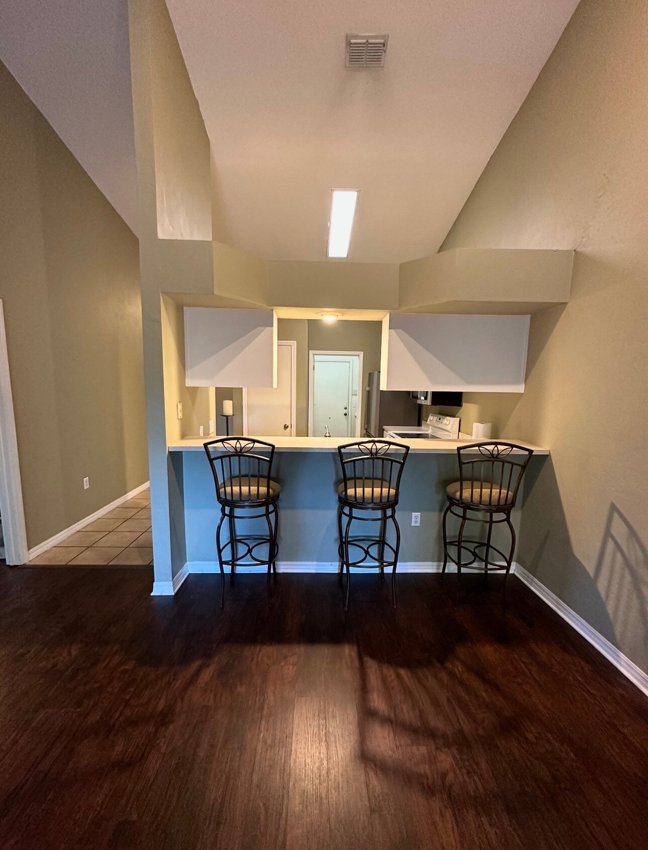 Building Photo - 4700 SW Archer Rd