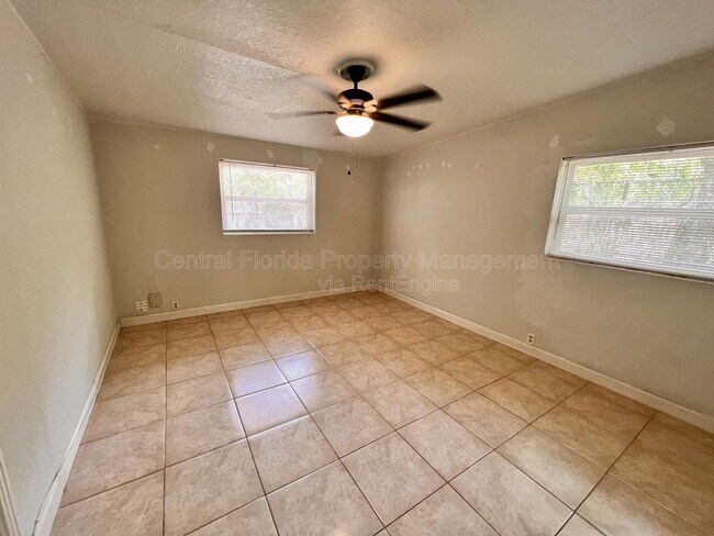 Building Photo - 253 Ashwood Dr