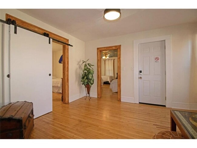 Building Photo - 1211 5th St NE