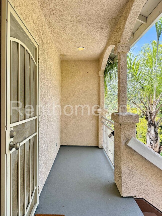 Building Photo - 2065 Cherokee Ln