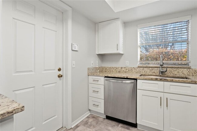 Building Photo - 5852 Shale Ct