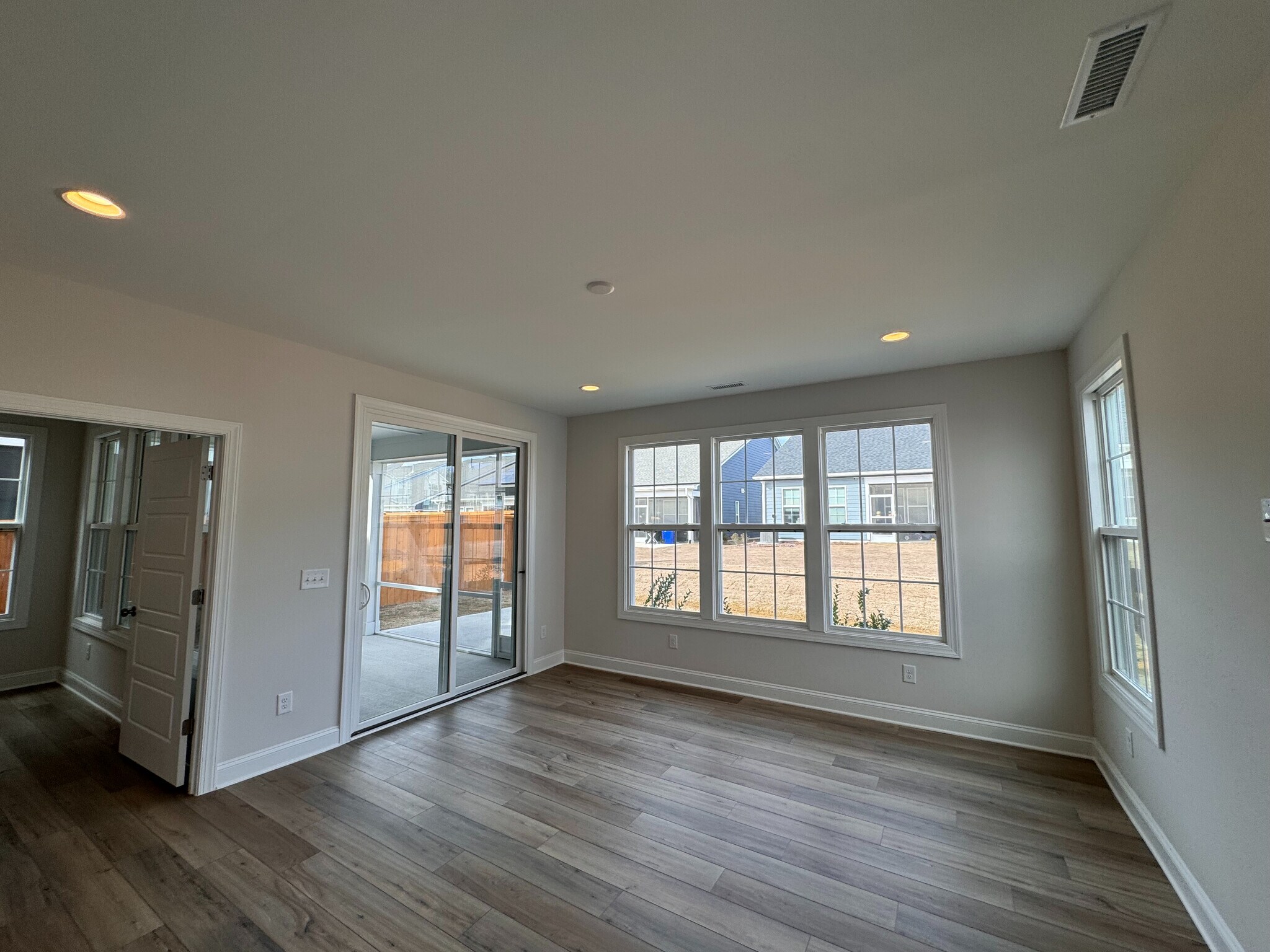 Building Photo - Room in House on Greatland Rd