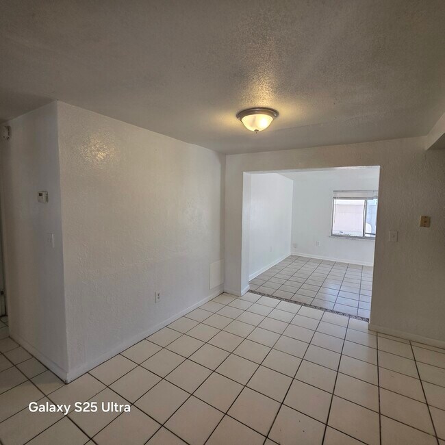 Building Photo - 3302 Bainbridge Dr