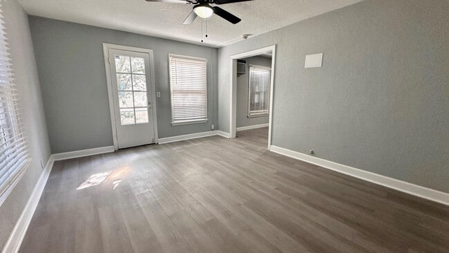 Primary Photo - 325 N Federal Hwy