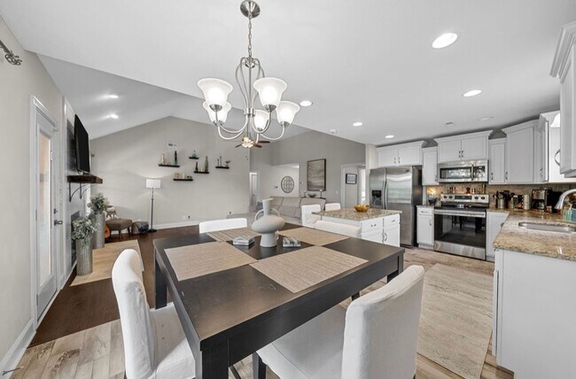 Building Photo - 2828 Russet Ridge Dr