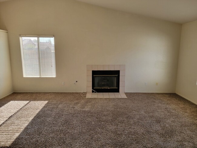 Building Photo - (APPLICATION PENDING) Single story Rosamon...