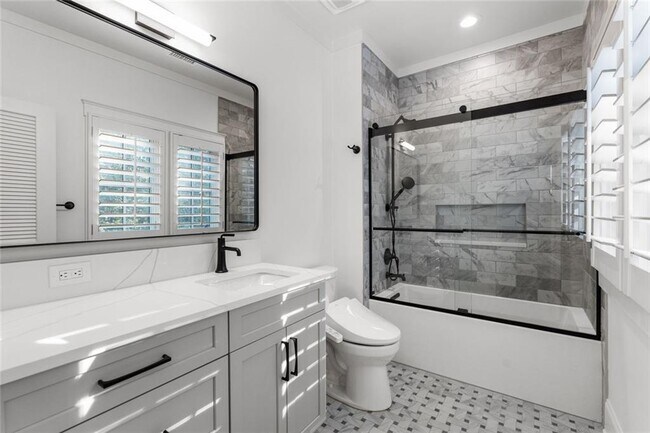 Building Photo - 390 Hembree Rd