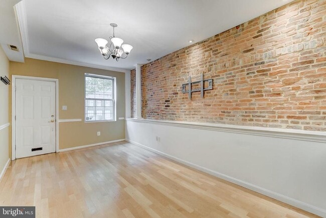 Building Photo - 2418 Hudson St
