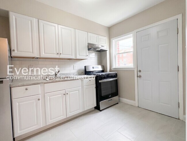 Building Photo - 1408 Cedarcroft Rd