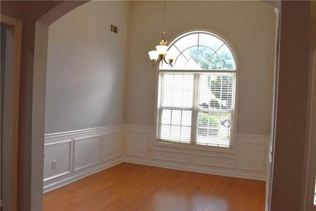 Building Photo - 910 Grace Dr