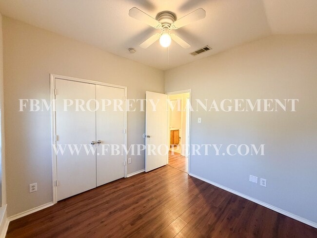 Building Photo - 125 Logan Ln