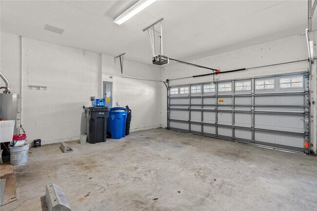 Building Photo - 4830 Sky Blue Dr